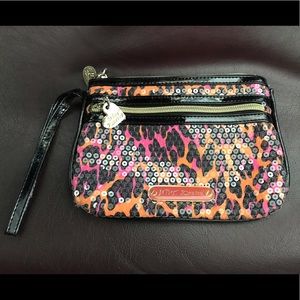 Betsey Johnson Brasil Collection Cheetah Wristlet